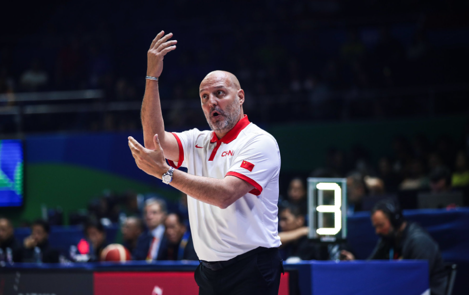 奇执教期间, 考察球员 奇执教期间, 考察球员